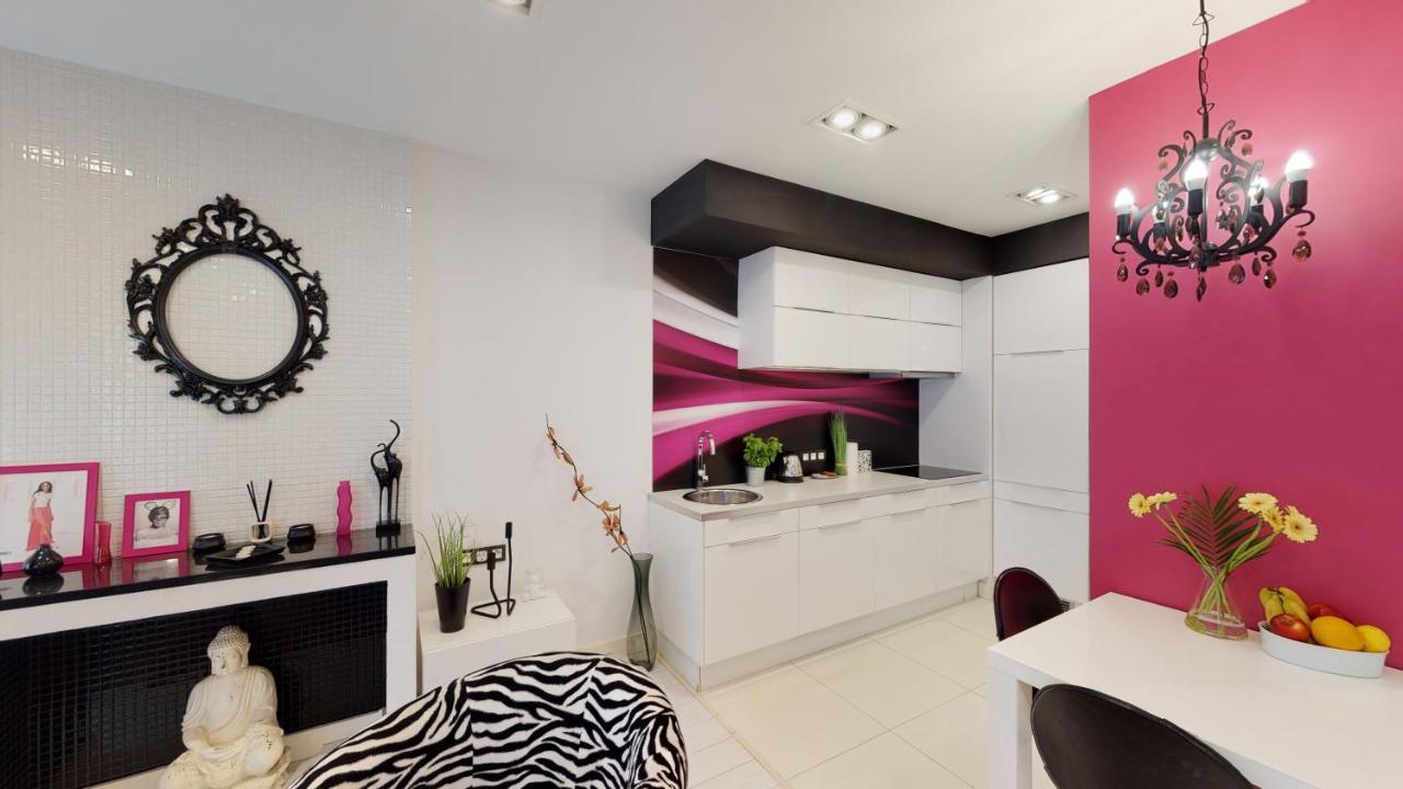 Pink Apartment Rydygiera 2A Tectum Apartments Breslavia Esterno foto