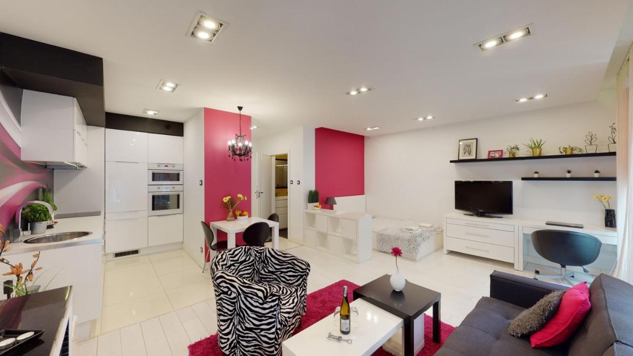 Pink Apartment Rydygiera 2A Tectum Apartments Breslavia Esterno foto